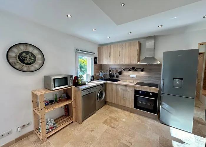 Bas De Cosy Les Pins Avec Jardin