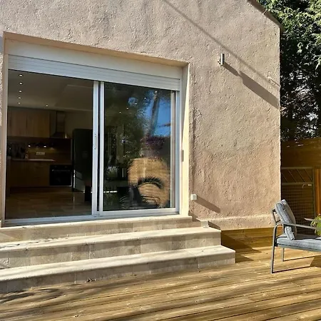 Bas De Cosy Les Pins Avec Jardin Holiday home Juan-les-Pins