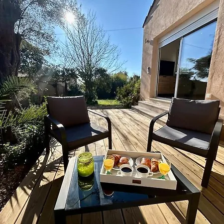 Bas De Cosy Les Pins Avec Jardin *