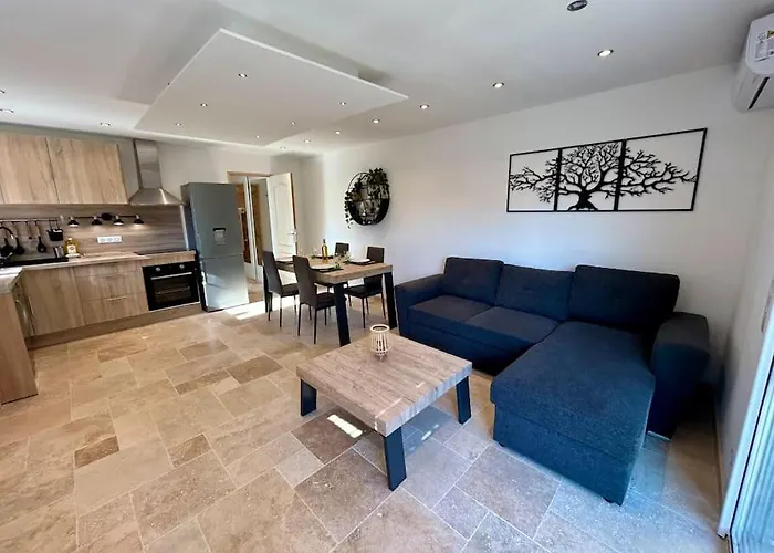 Bas De Cosy Les Pins Avec Jardin *